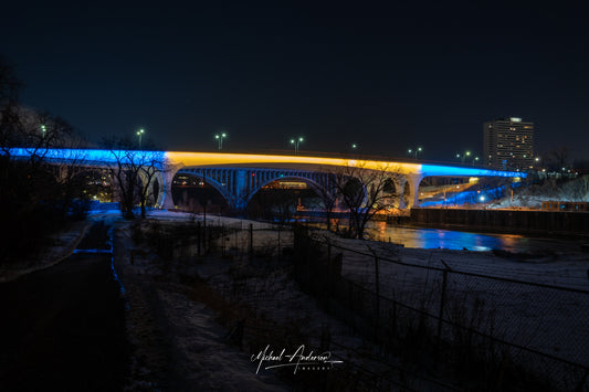 Ukrainian Flag Colors on 35W Bridge